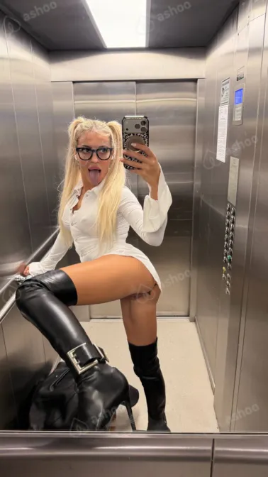 ПОРНОАКТРИСА CRAZY VIKA